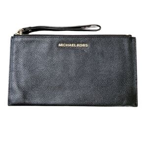 MICHAEL KORS| Pebbled Leather Black Wristlet